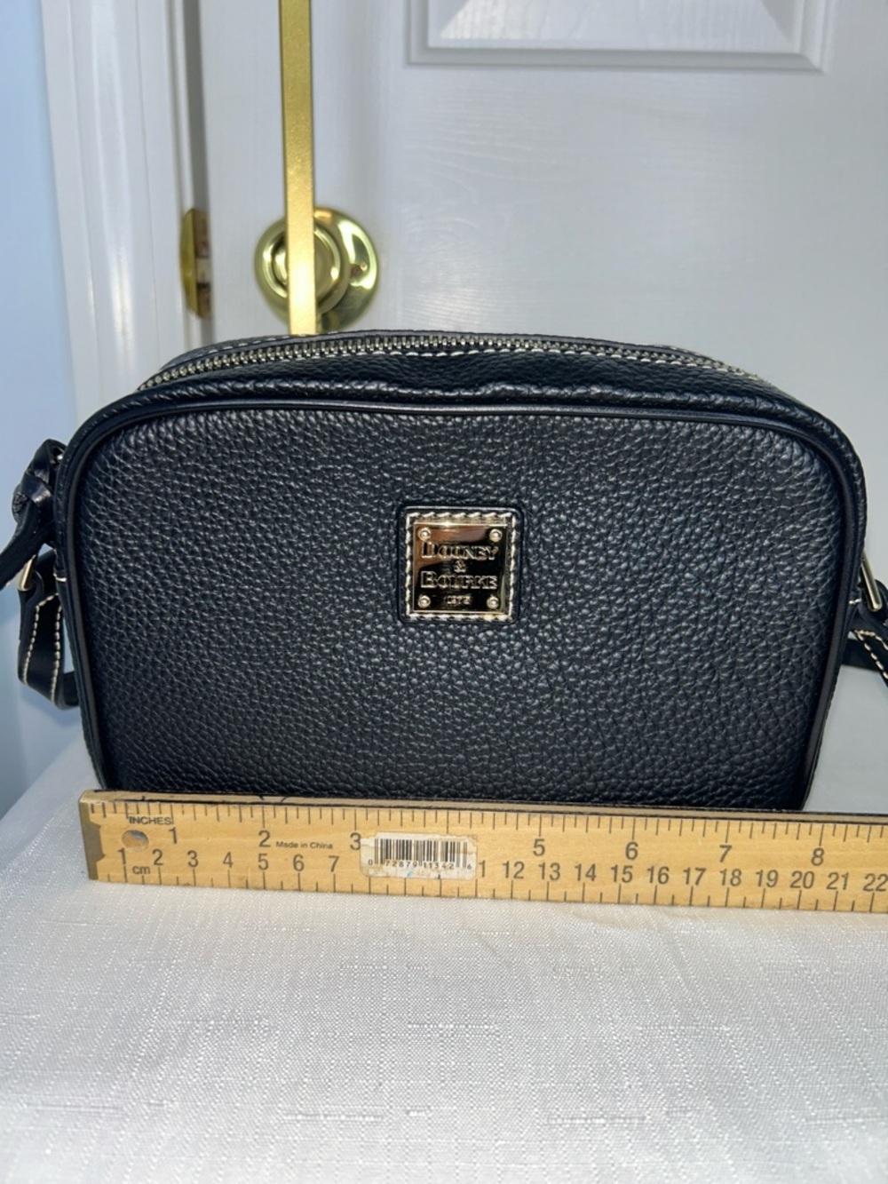 Dooney & Bourke Black Pebbled Leather Camera Crossbody Bag Gold Hardware - Picture 11 of 14